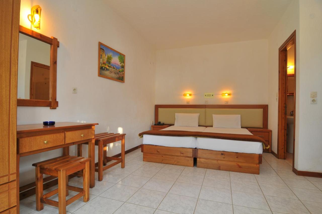 Hotel Emerald Chrisi Ammoudia Exterior foto