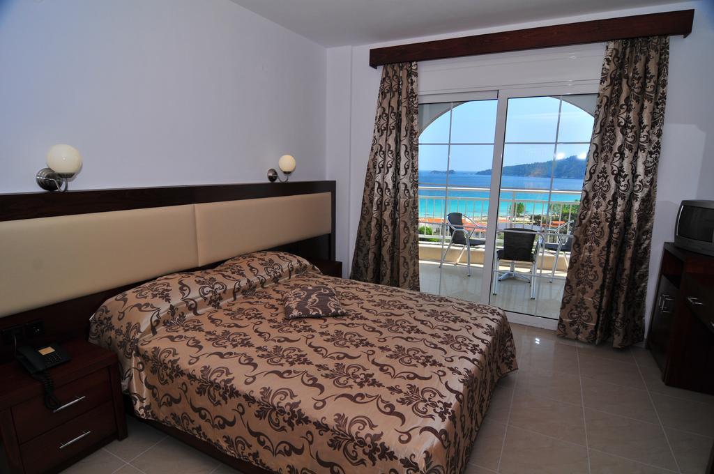 Hotel Emerald Chrisi Ammoudia Exterior foto