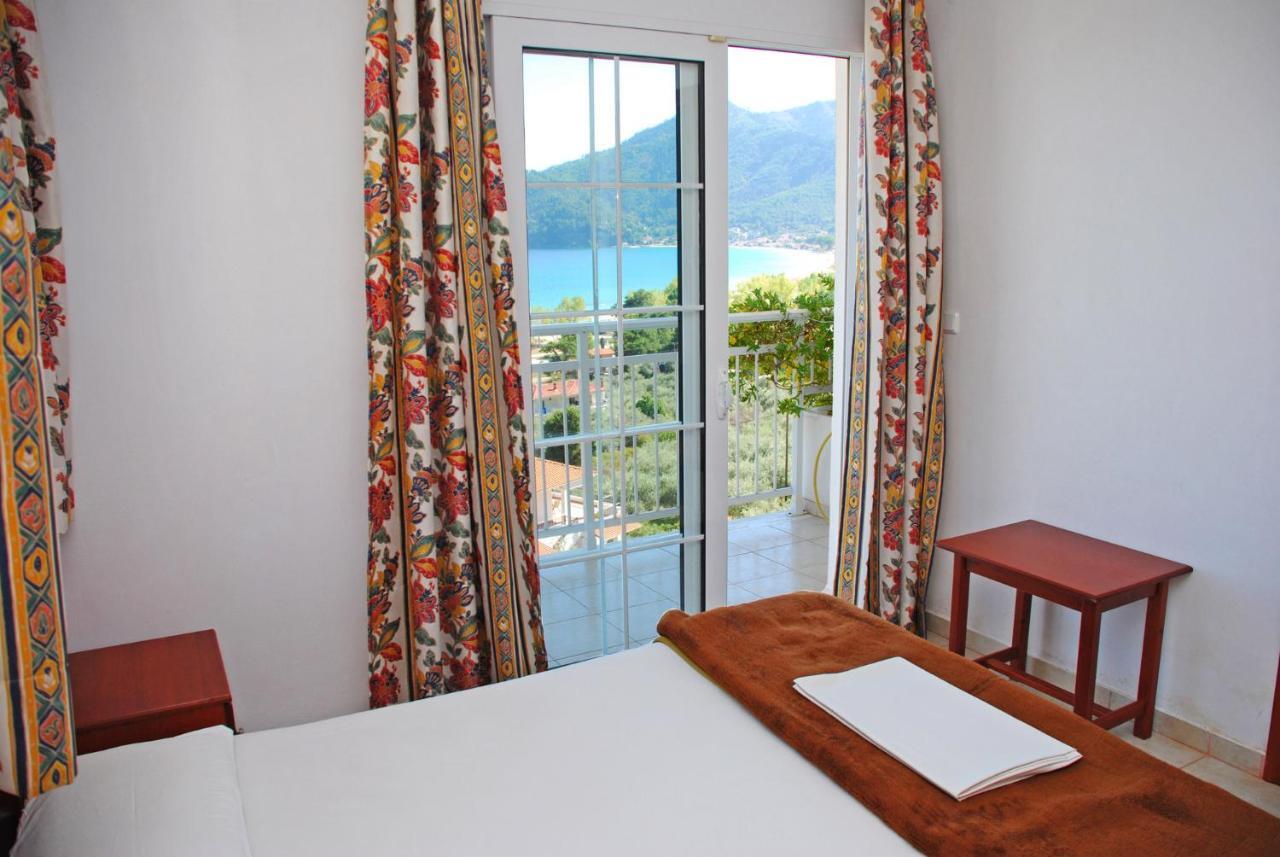 Hotel Emerald Chrisi Ammoudia Zimmer foto
